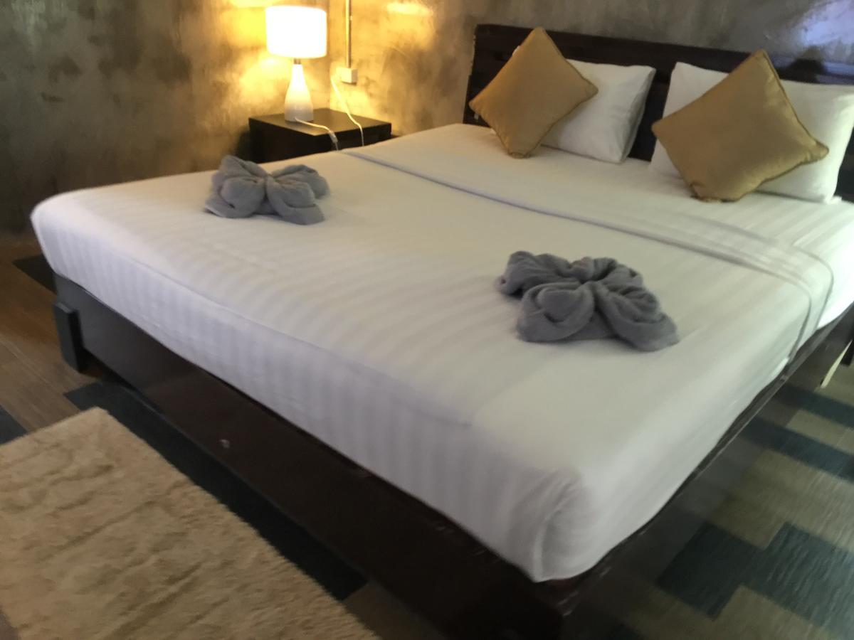 Crescent Bay Resort Koh Samet Exterior photo